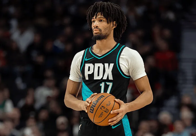 星空体育官方网站-斯普利特：一直跟夏普说防守要更强硬，他已经进步非常多了