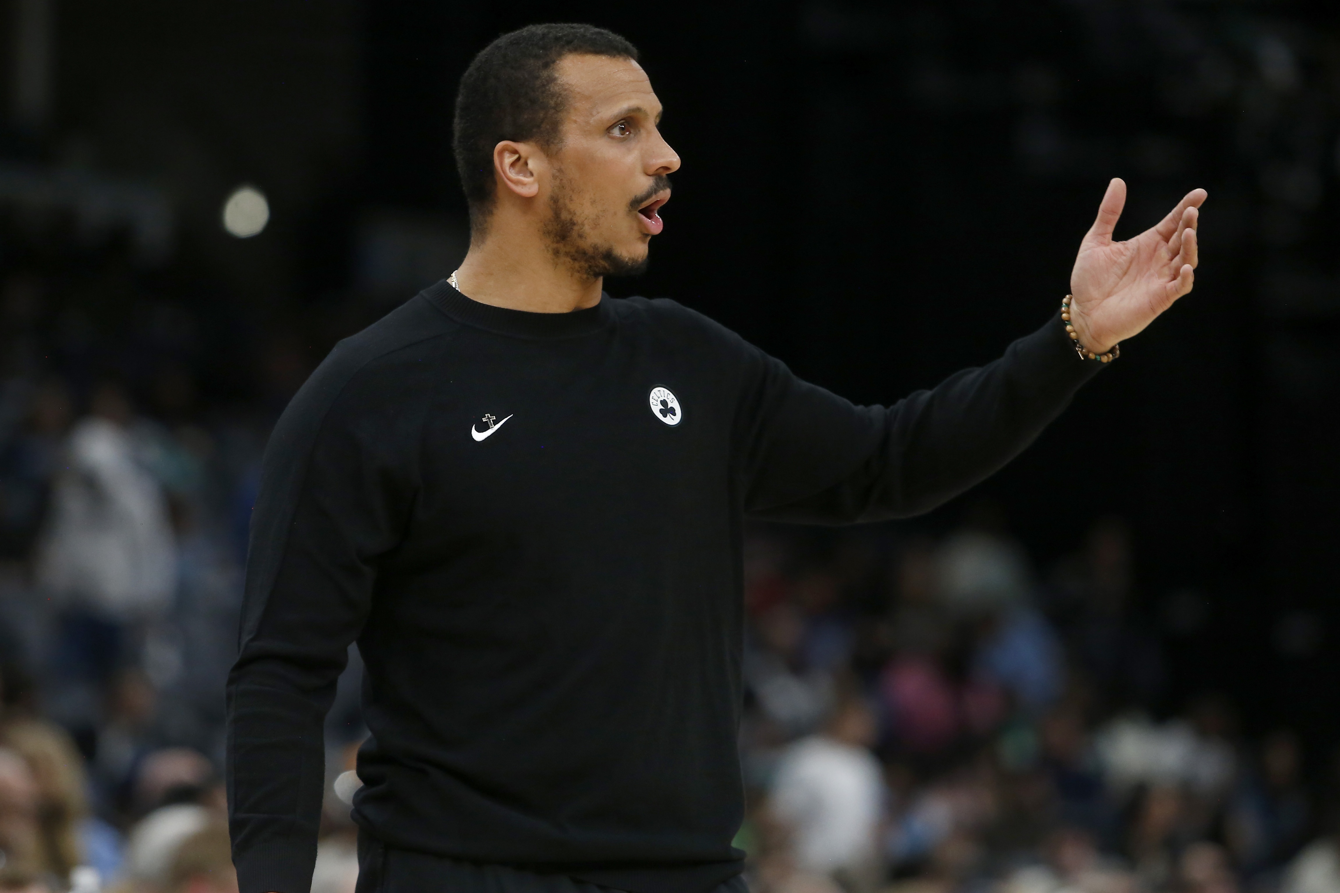 星空体育app下载-马祖拉：无论谁出场 我们的要求始终不变 今天的标准与前81场一致